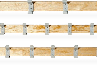 Perchero de pared para vestuario con perchas